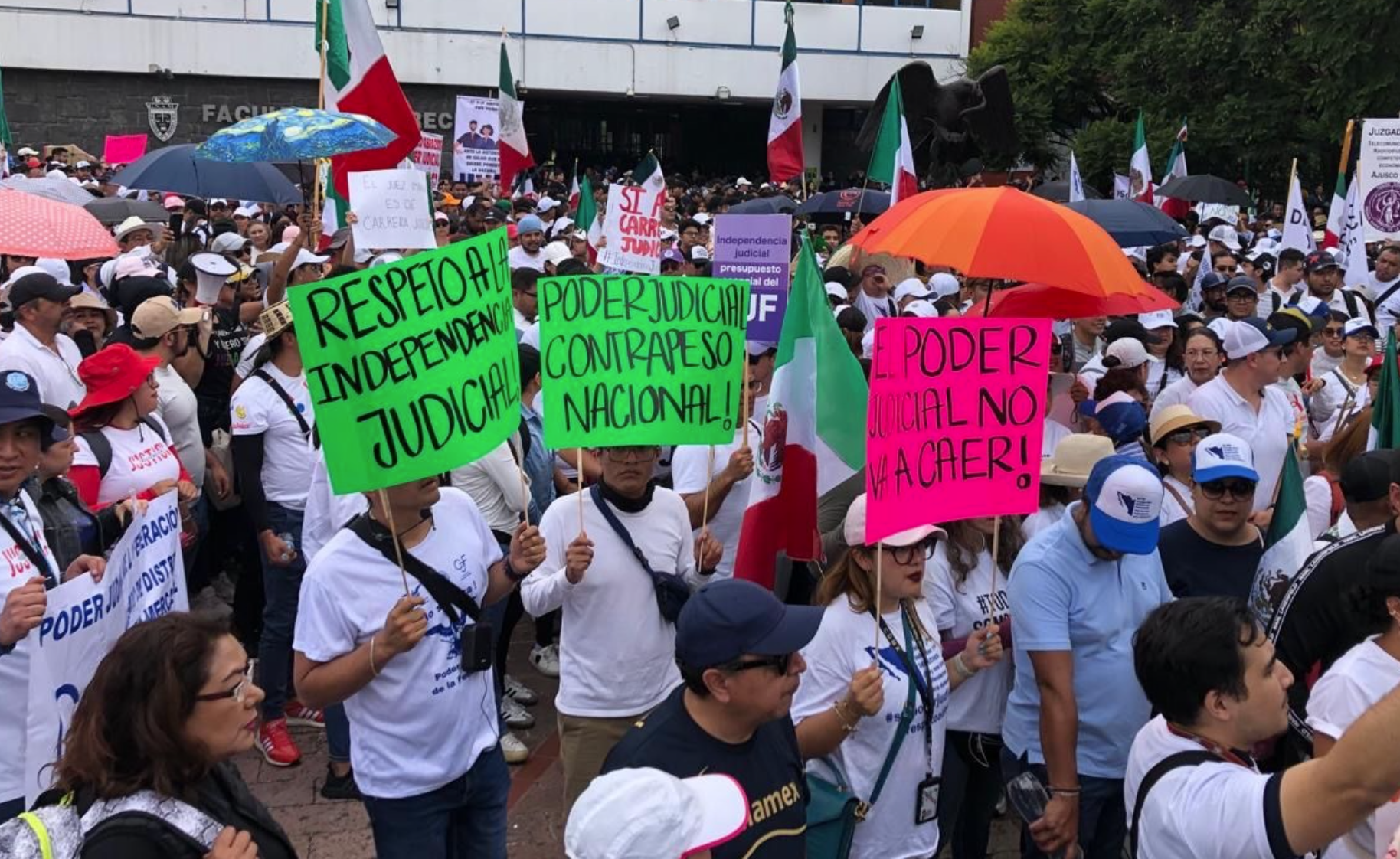 Estudiantes de la UNAM responden a López Obrador